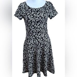 WHITE HOUSE BLACK MARKET Black & White Floral Fit & Flare Summer Mini Dress 00